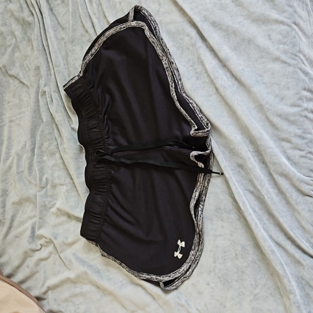 Medium UnderArmour Running Shorts‎